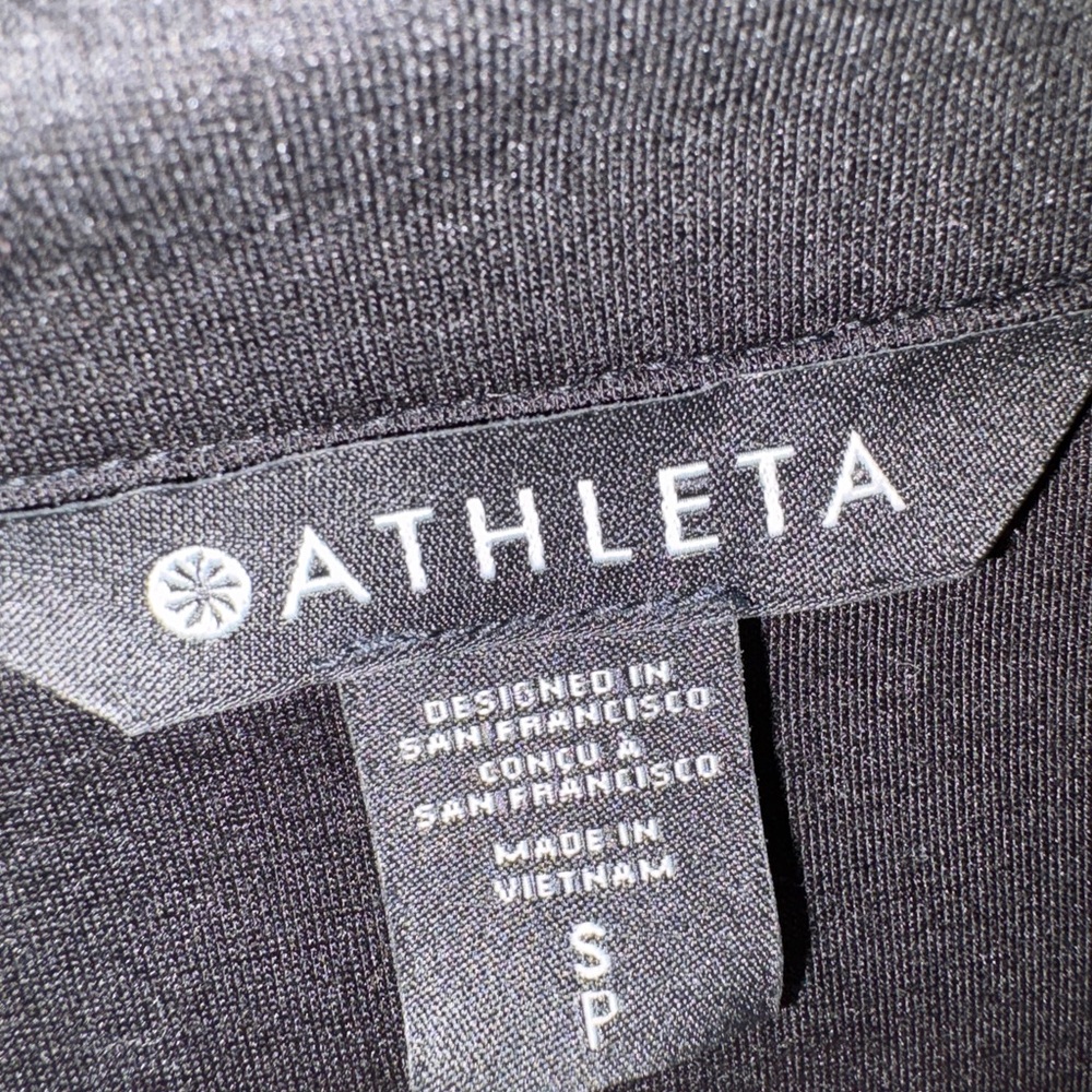 Athleta Allure Black Button-Front Cropped Shirt - Picture 5 of 5